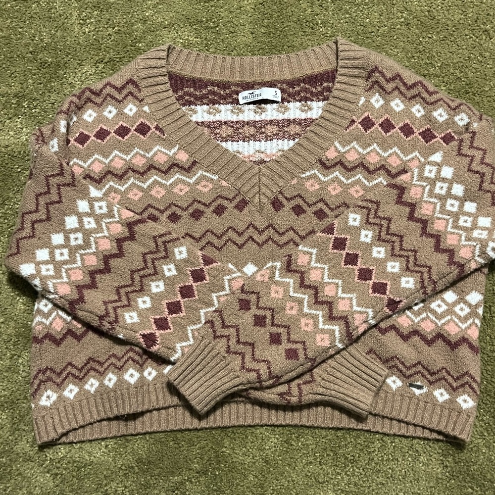 Hollister worn once cropped sweater